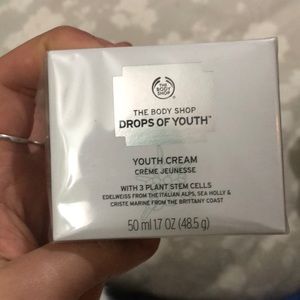 ❌donating tomorrow❌ Drops of Youth the body shop